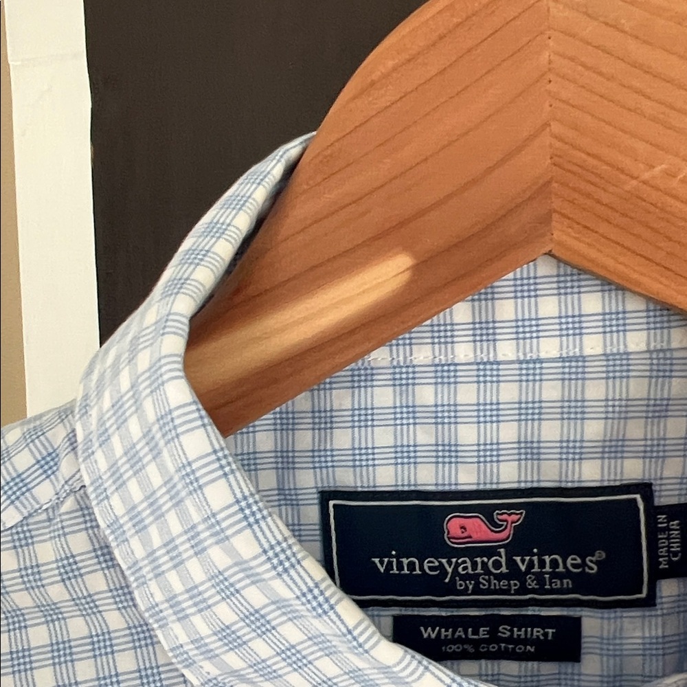 Vineyard Vines boys medium whale shirt